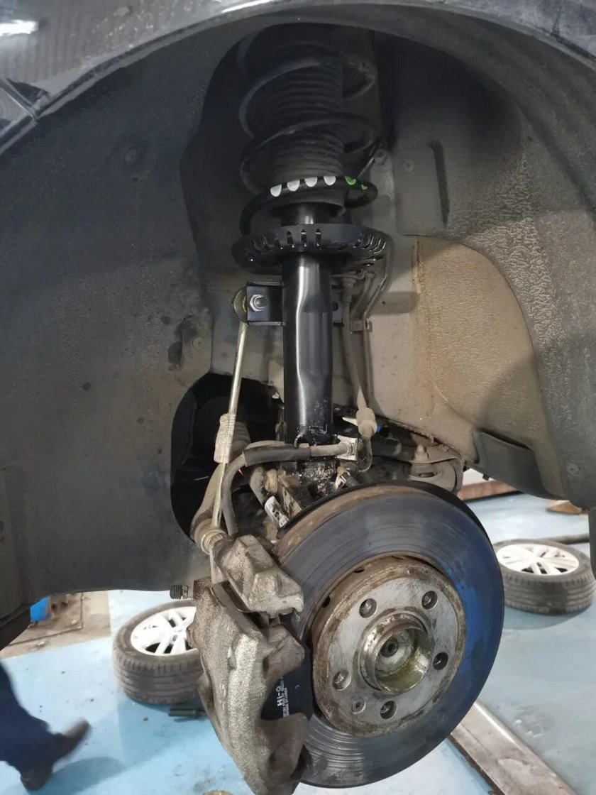 Стойки Шкода Рапид сс20