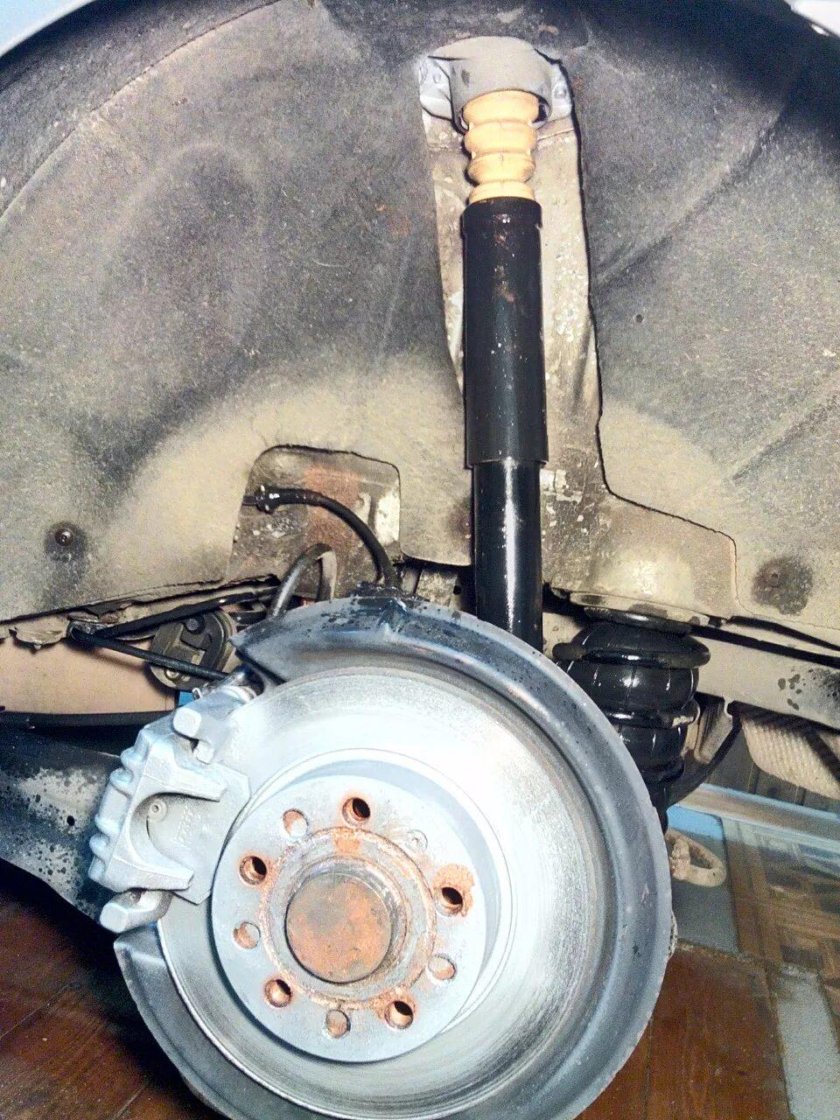 Отбойник заднего амортизатора Шкода Октавиа 2008 год