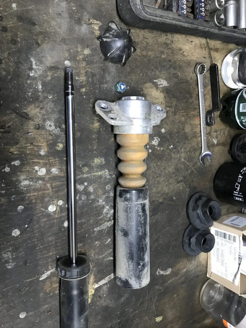 Амортизаторы Шкода Рапид 2020