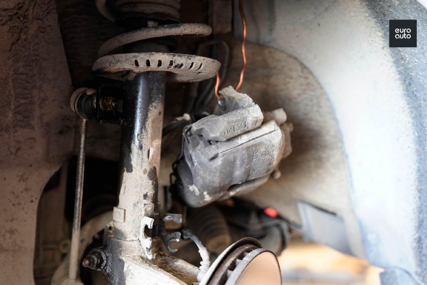 Шкода Рапид замена передних амортизаторов своими руками