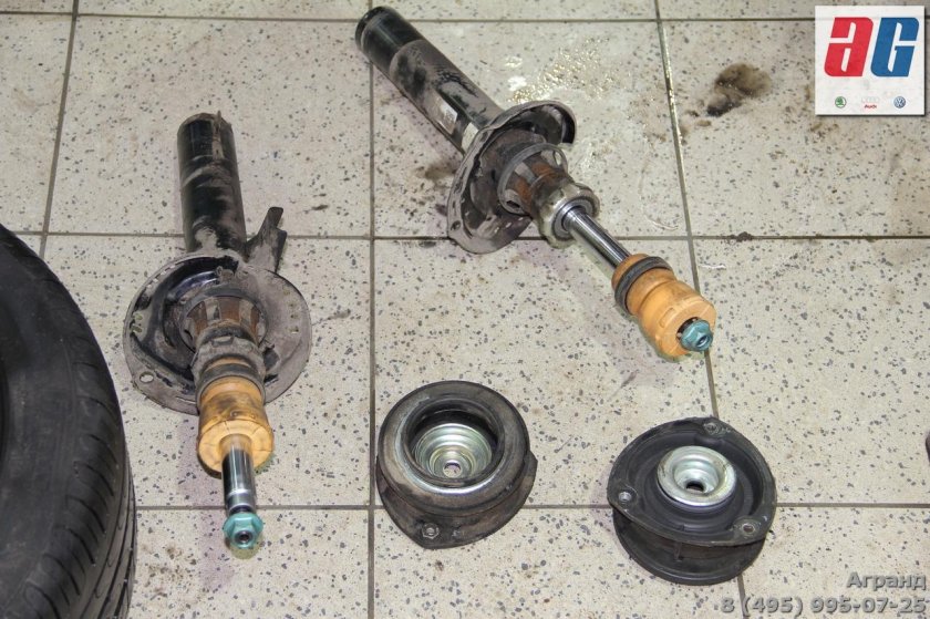 Передние стойки Шкода Октавия а5