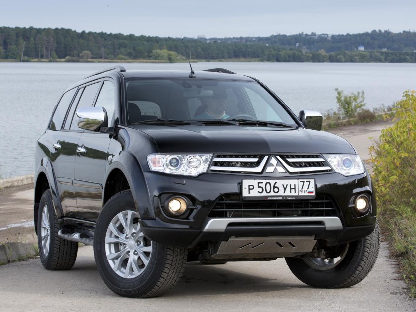 Mitsubishi Pajero Sport 2