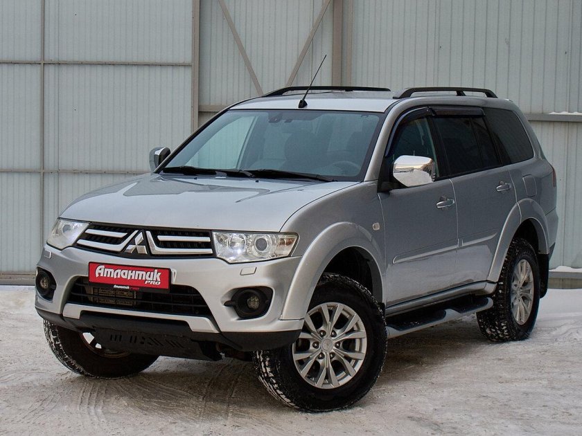 Mitsubishi pajero sport ii