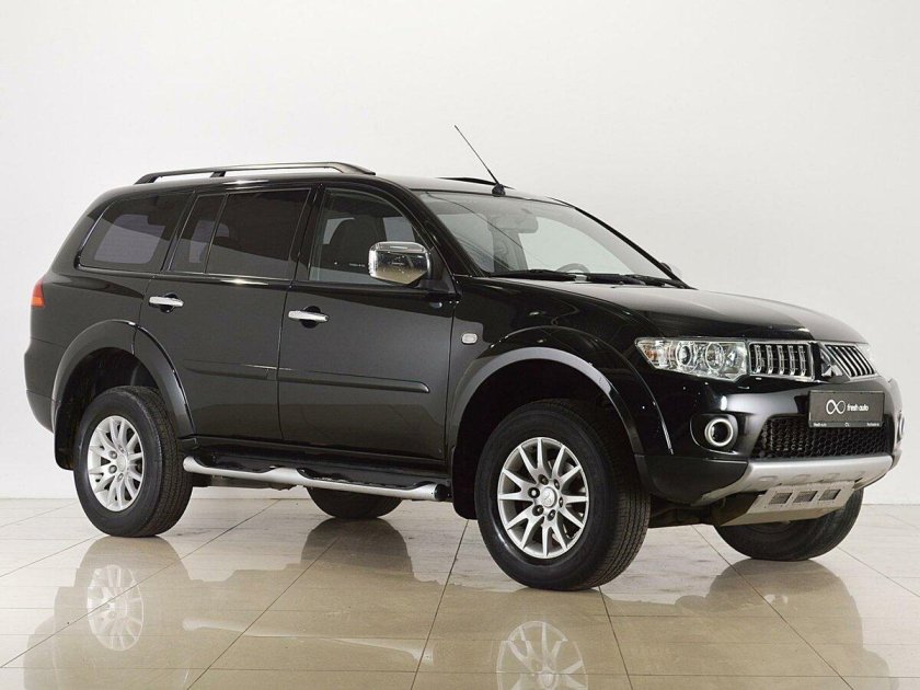 Mitsubishi Pajero Sport 2010 черная