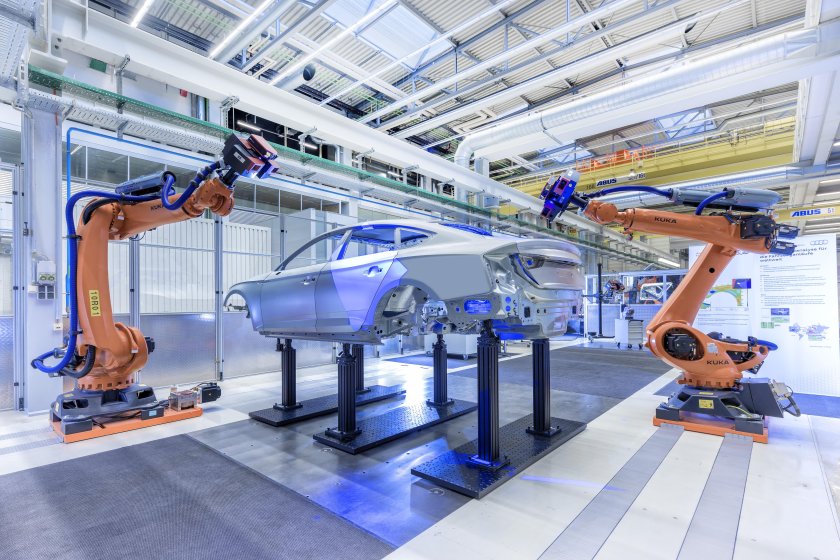 Промышленный робот машиностроения Митсубиси