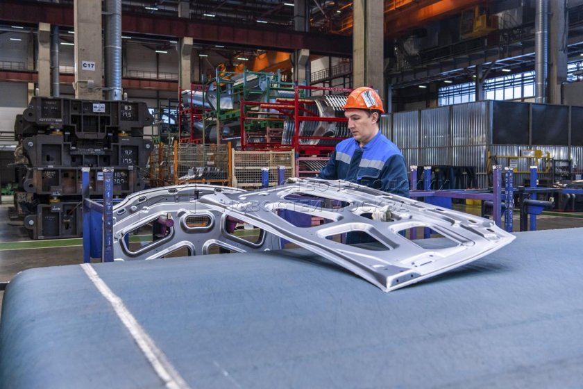 Завод по производству автомобилей