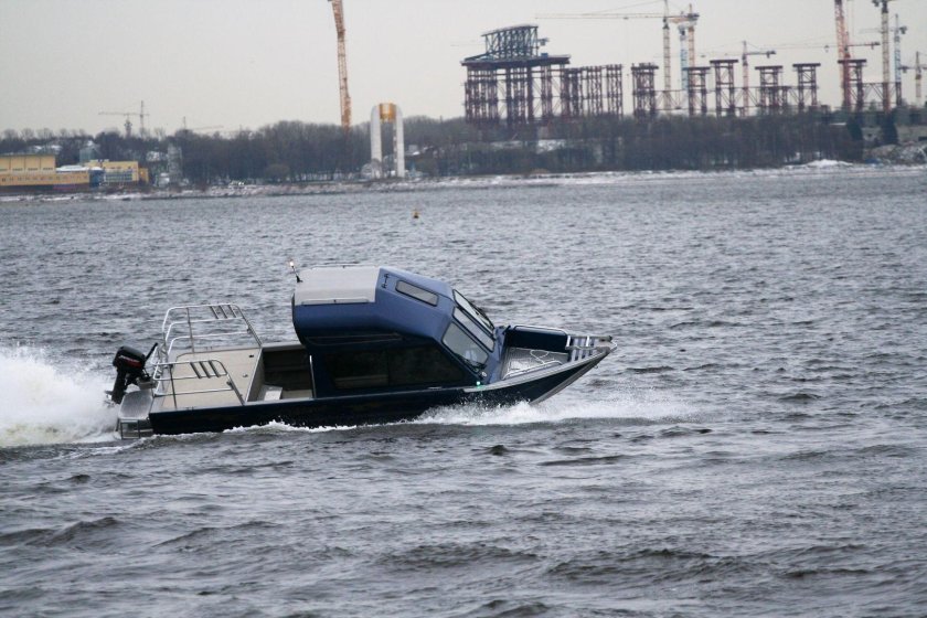 Катер Ирбис водомет