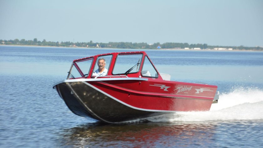 Моторная лодка