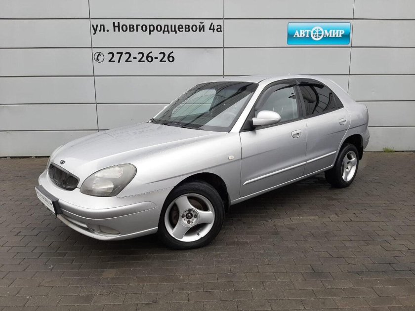 Покажи Daewoo Nubira хэтчбек