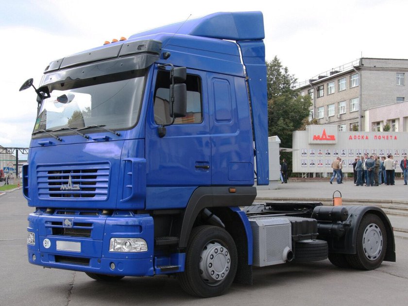Тягач МАЗ 5440