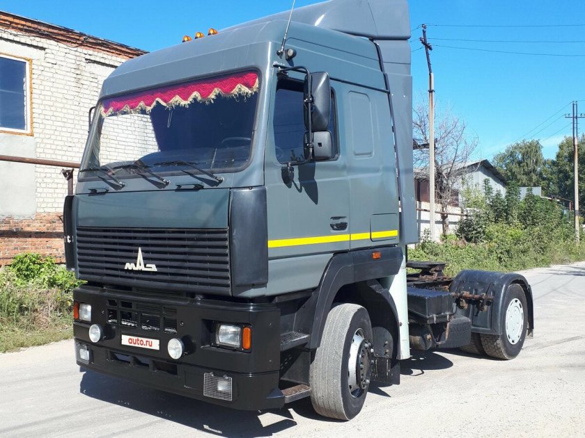 Тягач МАЗ 5440