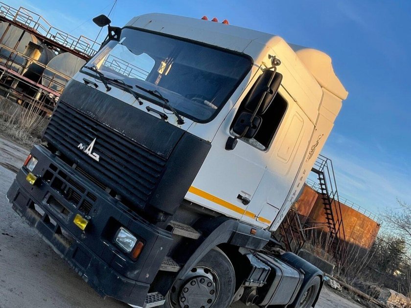 Седельный тягач маз