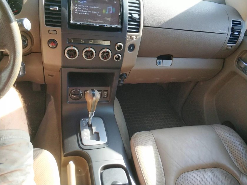 Ниссан Патфайндер р51 Центральная консоль