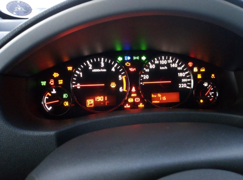 Индикация на панели приборов Ниссан Теана j32