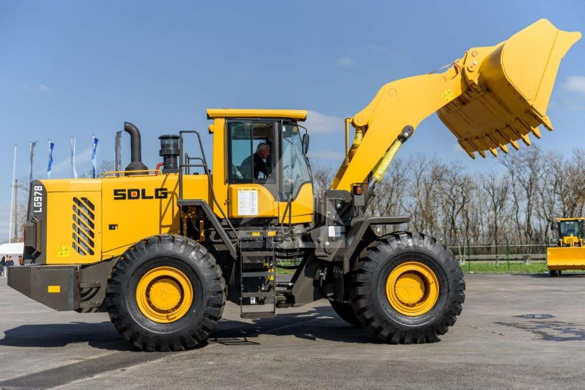 Фронтальный погрузчик SDLG 933l