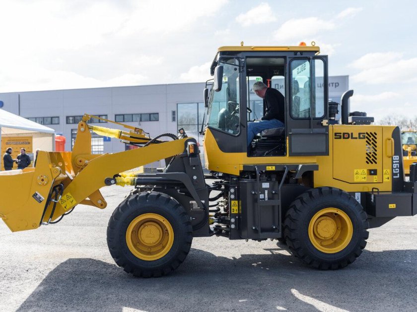 Погрузчик SDLG lg918