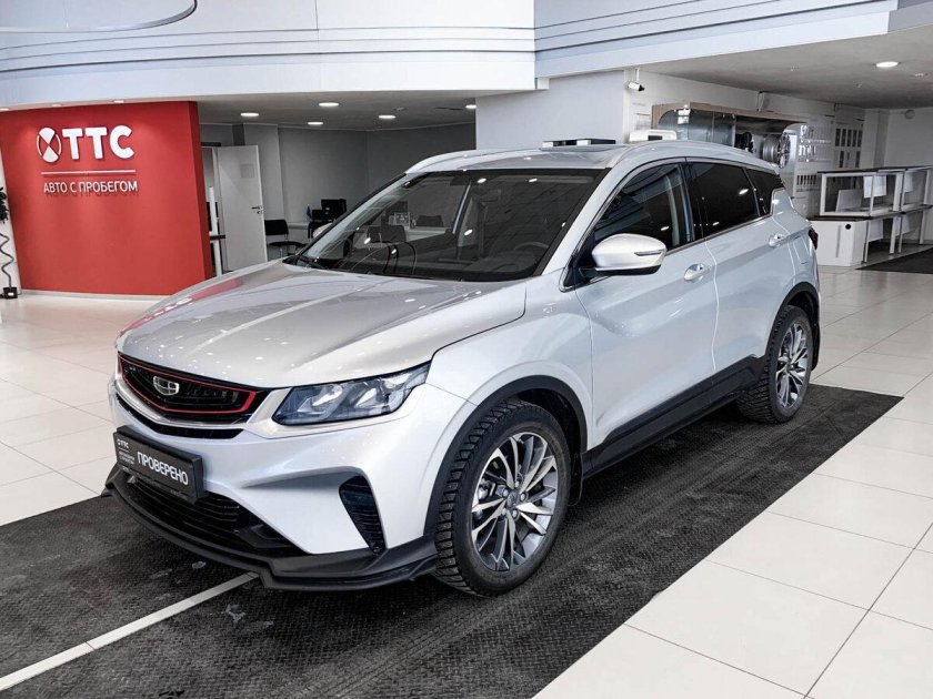 Машина geely coolray