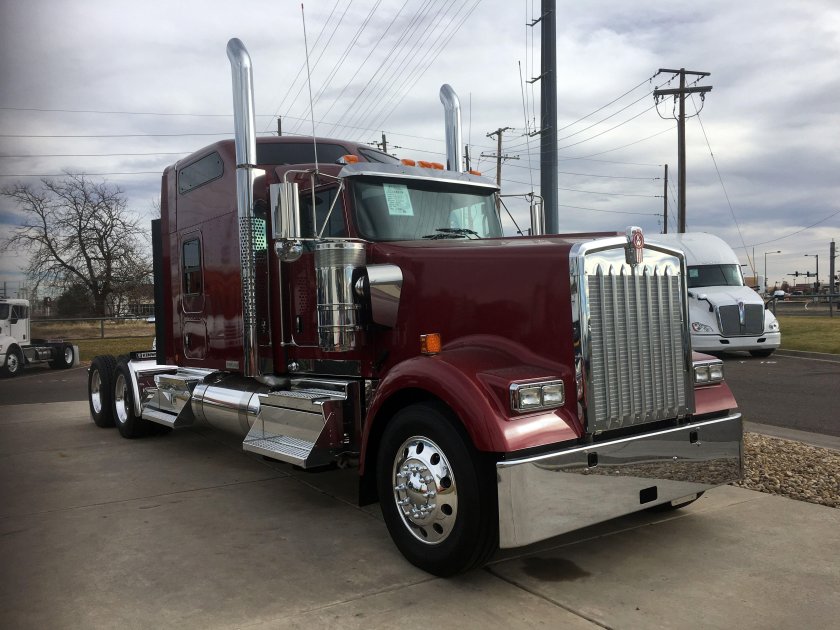 Kenworth w900l 2021
