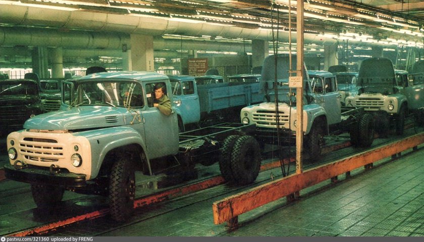 ЗИЛ 130 на заводе