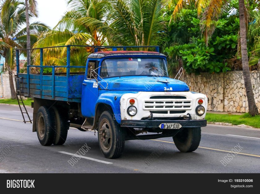 Trucks in Cuba