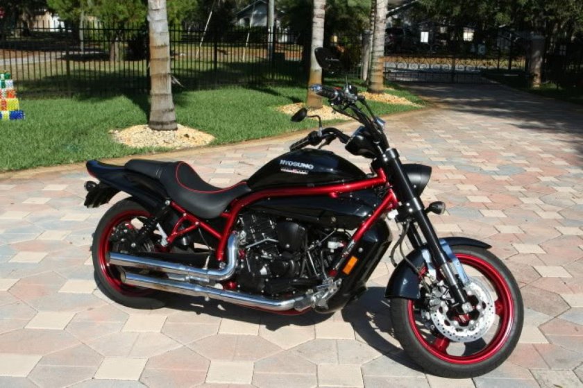 Хьюсонг аквила