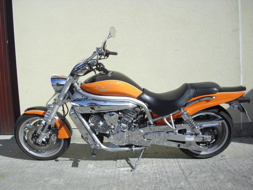 Корейский чоппер hyosung aquila gv650