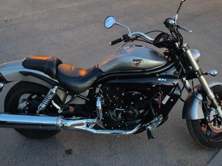 Хьюсонг аквила