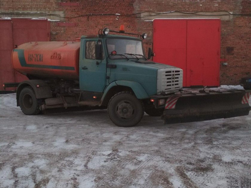 Поливомоечная машина