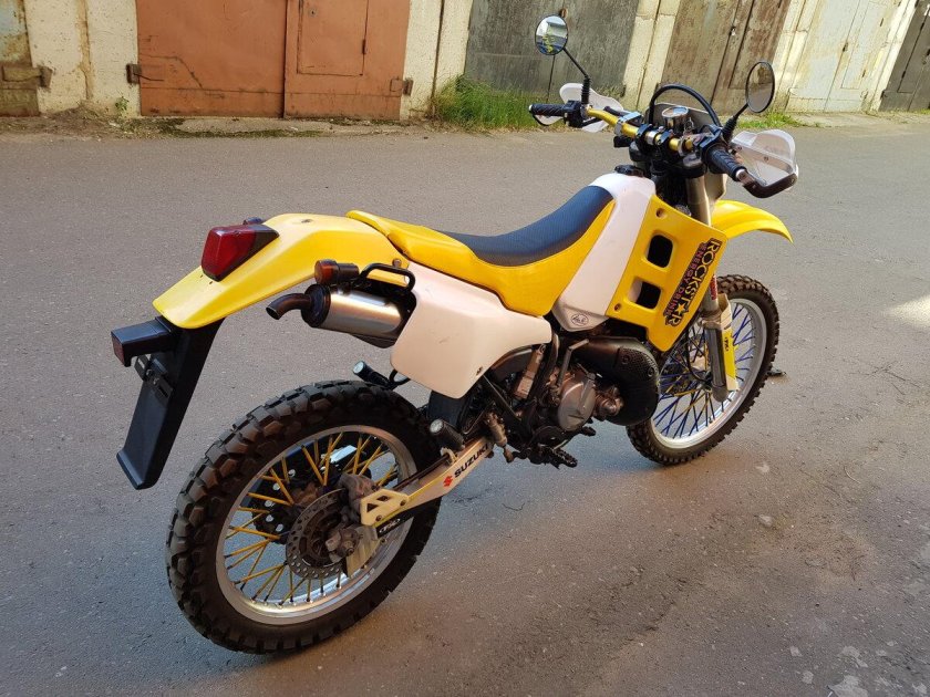 Suzuki ts200r