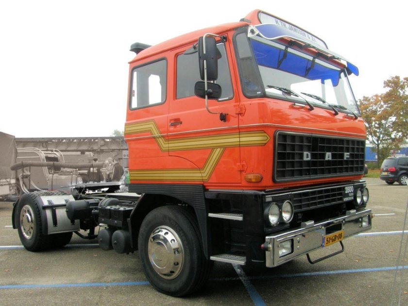 Капотный Даф 2800