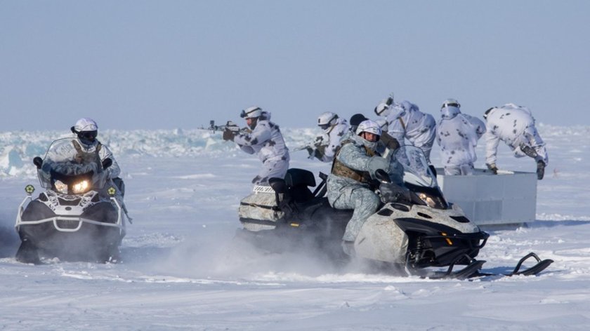 Учения ВДВ В Арктике