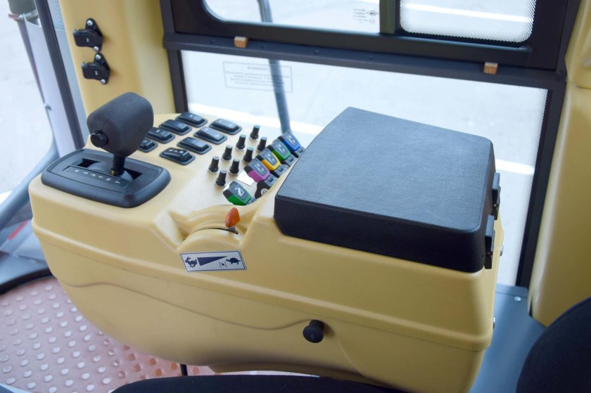 Кировец 525 кабина