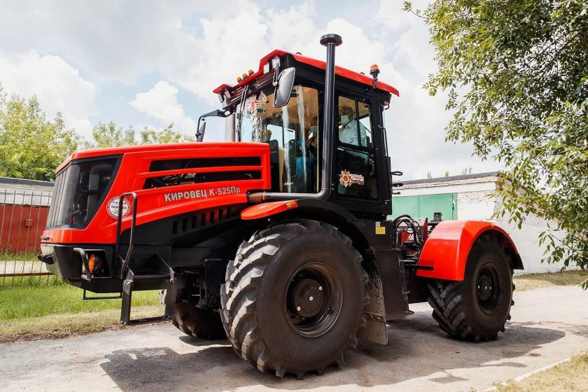 Трактор Кировец к-525