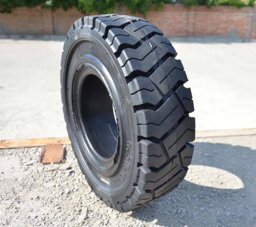 Шины на вилочный погрузчик 6.50-10