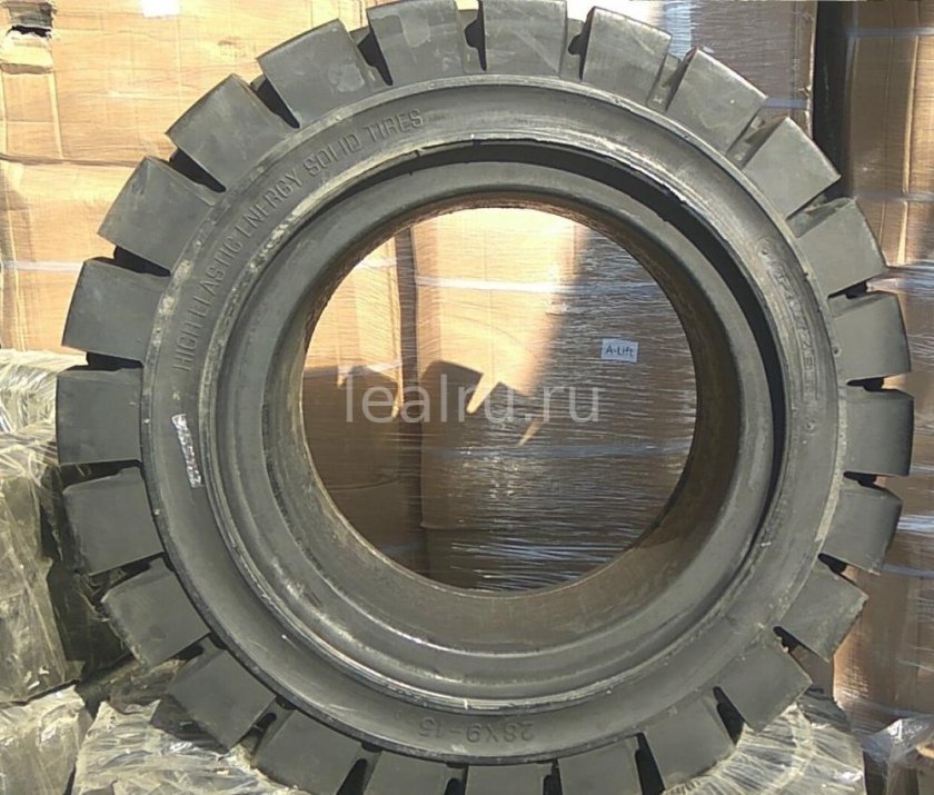 Шина 28*9-15 (8,15-15)