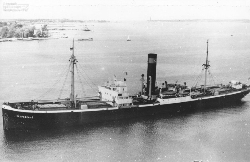 Морское судно-лесовоз «Михаил Фрунзе»