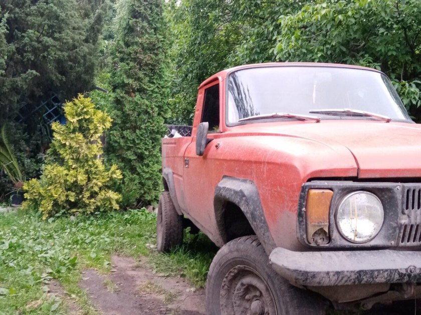 Москвич иж 2715