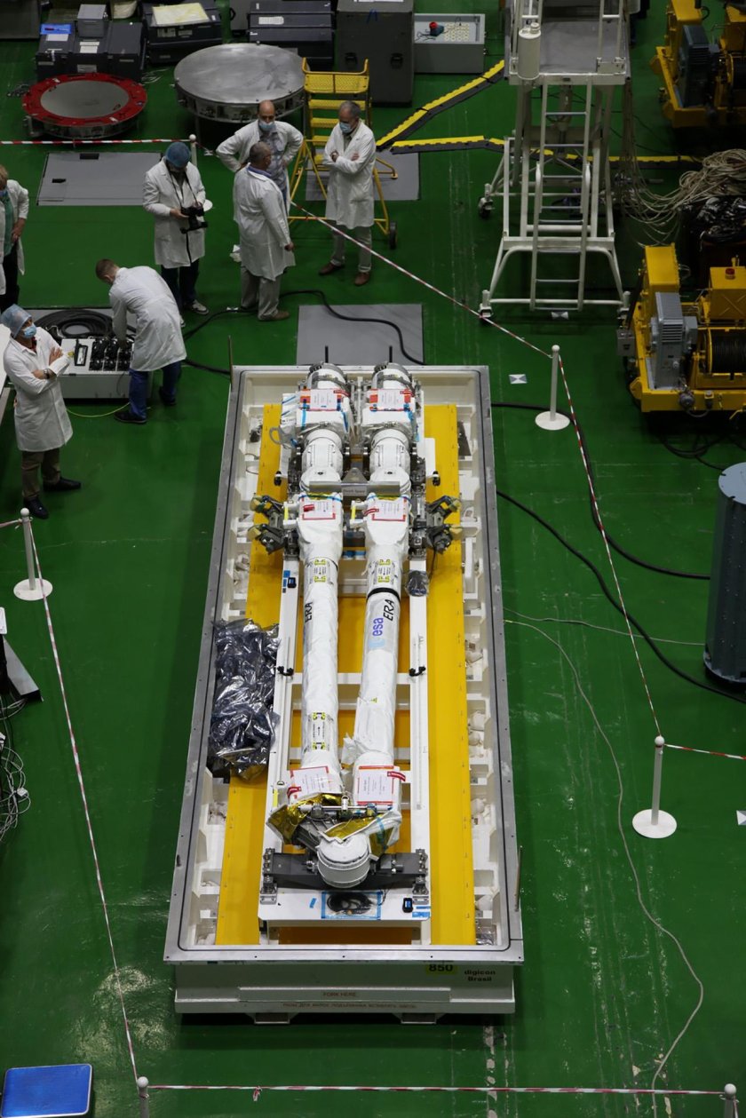 4) Робот-манипулятор era (European Robotic Arm).