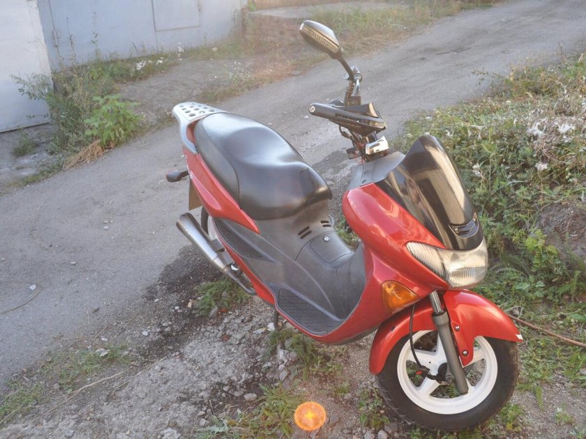 Скутер Сузуки 125 кубов