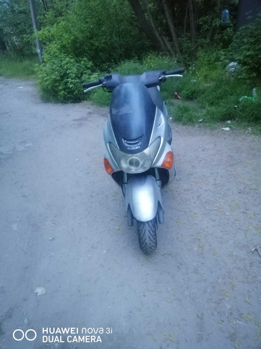 Скутер suzuki