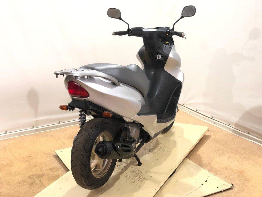 Suzuki Avenis 150