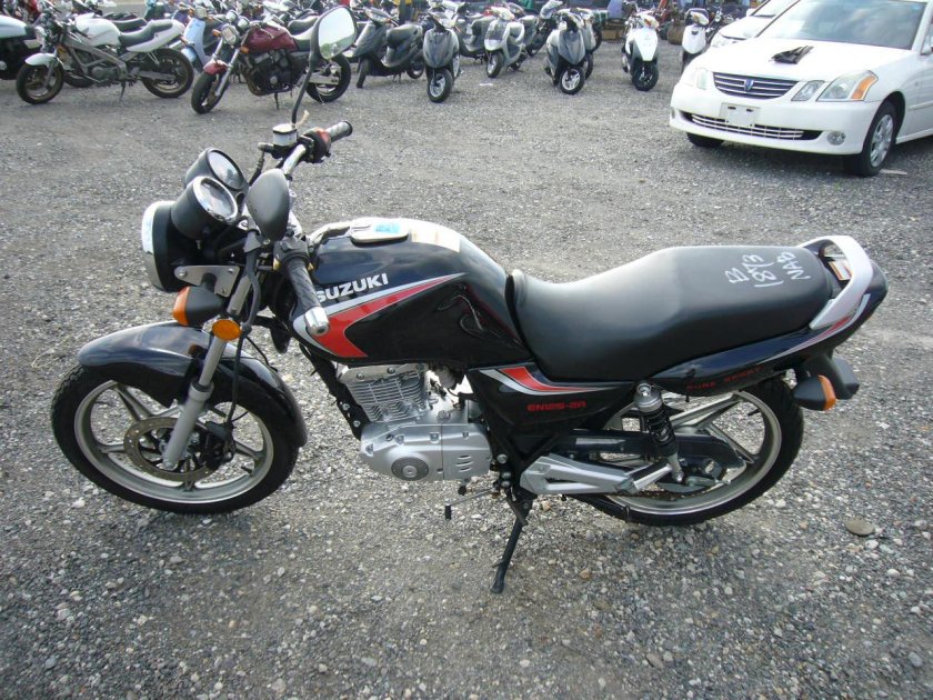 Сузуки Ен 125