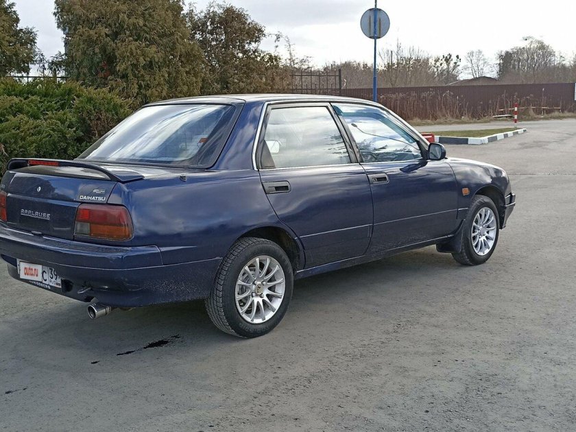 Дайхатсу апплаус 1990