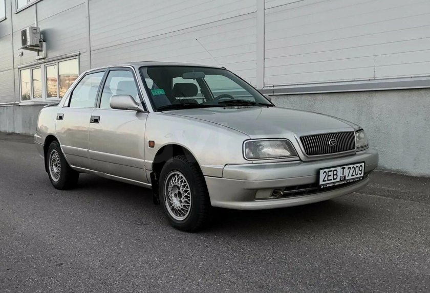 Дайхатсу Апплаус 1998