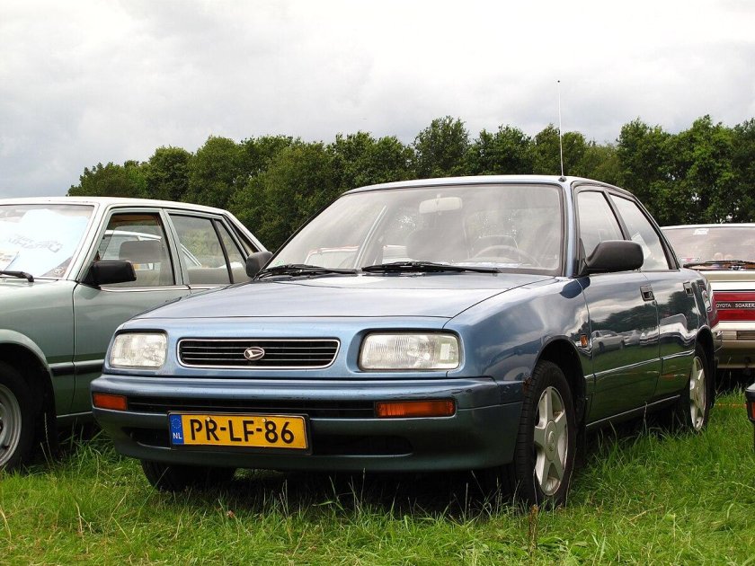 Daihatsu applause 1990