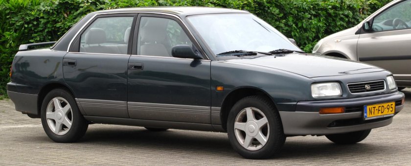 Daihatsu Applause 2000