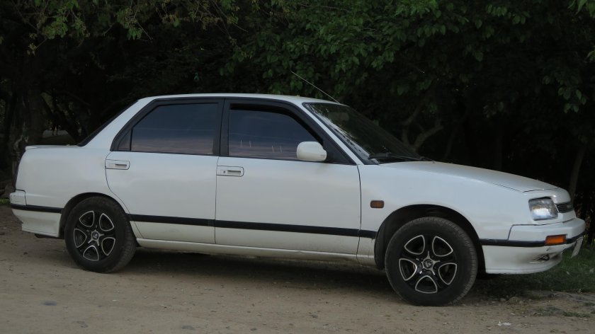 Дайхатсу Апплаус 1995