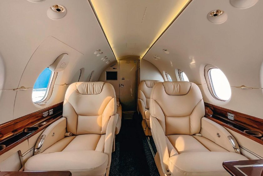 Hawker 800xp салон