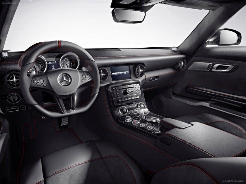 Mercedes Benz SLS AMG Interior