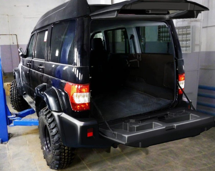 Распашная дверь УАЗ Патриот задняя